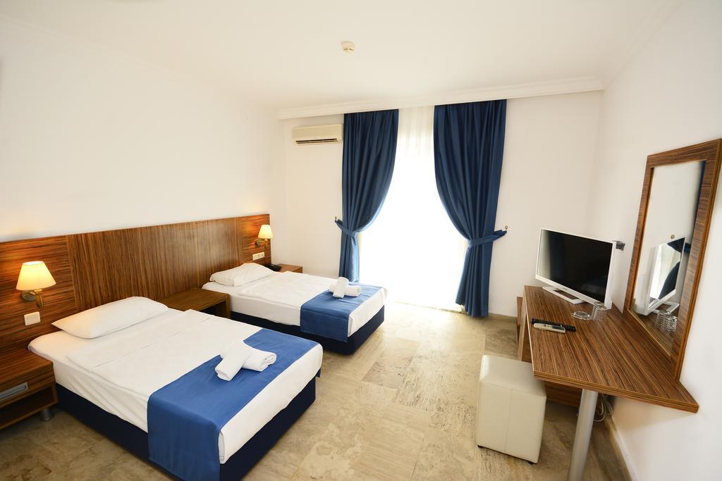 Club Blue White All Inclusive ทูร์กุทริส ภายนอก รูปภาพ