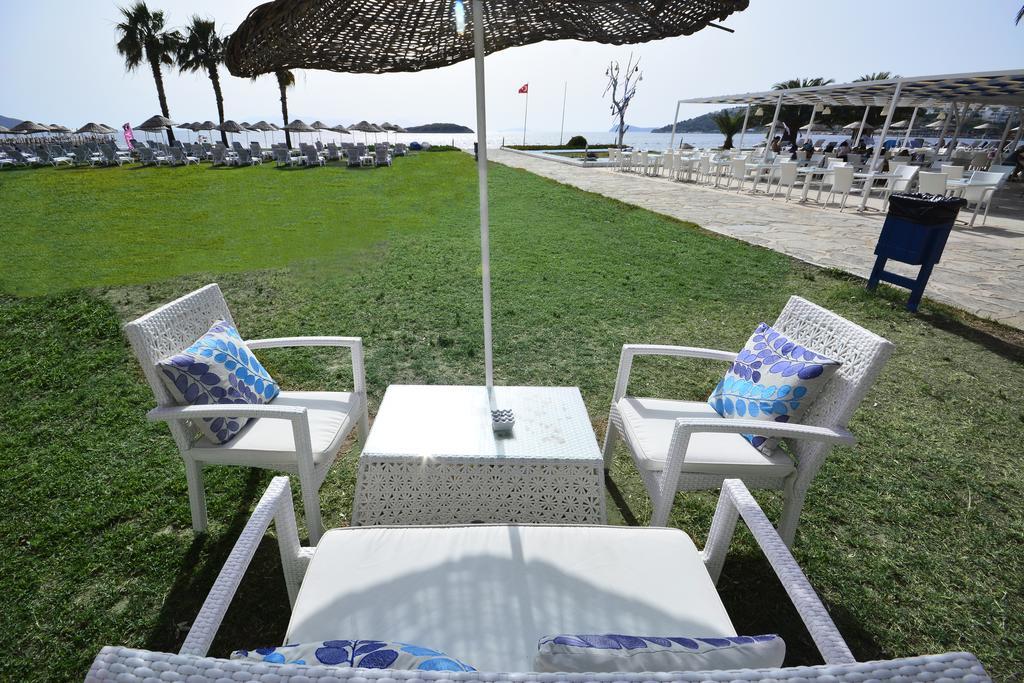 Club Blue White All Inclusive ทูร์กุทริส ภายนอก รูปภาพ
