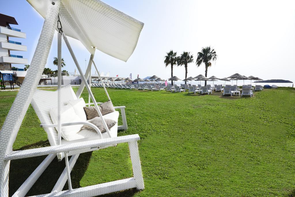 Club Blue White All Inclusive ทูร์กุทริส ภายนอก รูปภาพ