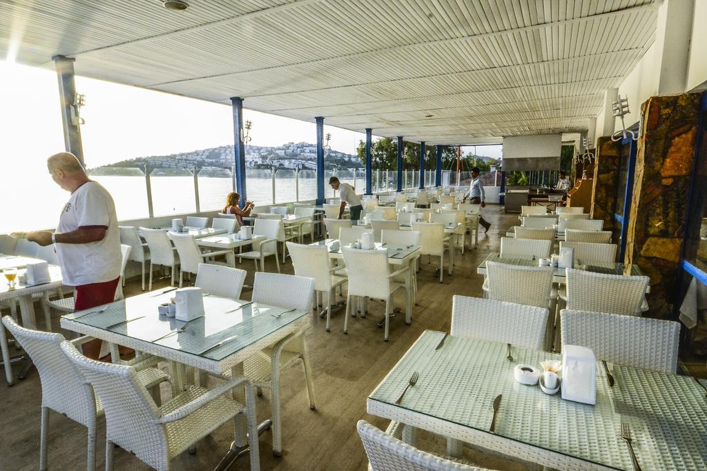 Club Blue White All Inclusive ทูร์กุทริส ภายนอก รูปภาพ